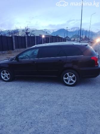 Toyota Avensis II Рестайлинг 2.0 AT