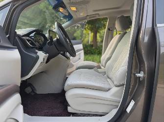 Buick GL8 II 2.4 AT