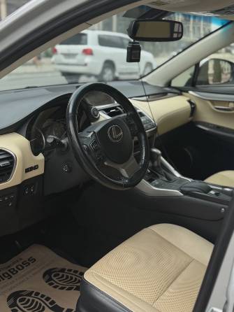 Lexus NX I 200t 2.0 AT