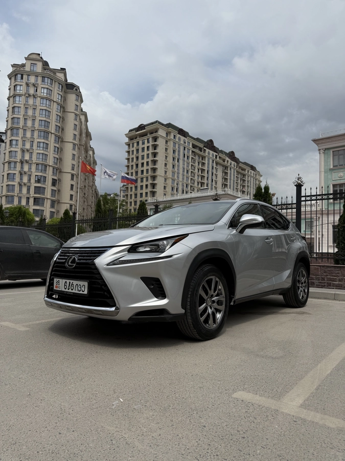 Lexus NX I 200t 2.0 AT