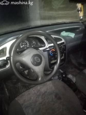Chevrolet Lanos I 1.5 MT
