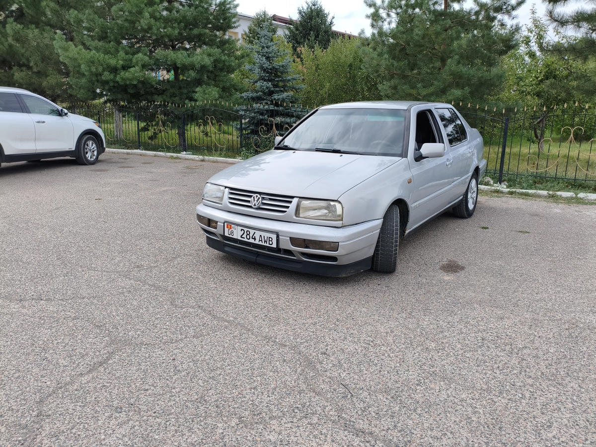 Volkswagen Vento 1.8 MT