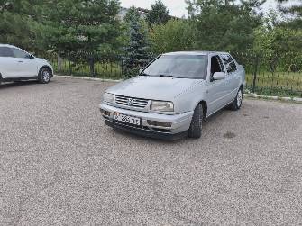 Volkswagen Vento 1.8 MT