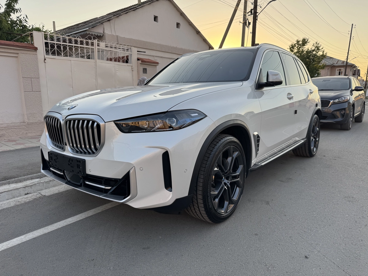 BMW X5 IV (G05/G18) Рестайлинг 40i 3.0 AT 4WD