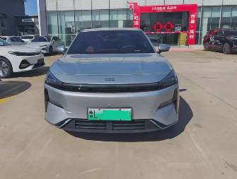 Geely Galaxy L6 125 km 1.5hyb AT