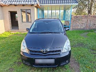 Toyota Corolla Verso I Рестайлинг 2.2d MT