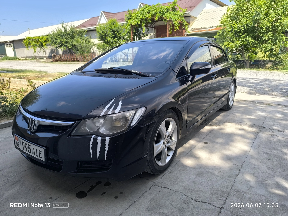 Honda Civic VIII Рестайлинг 1.8 MT