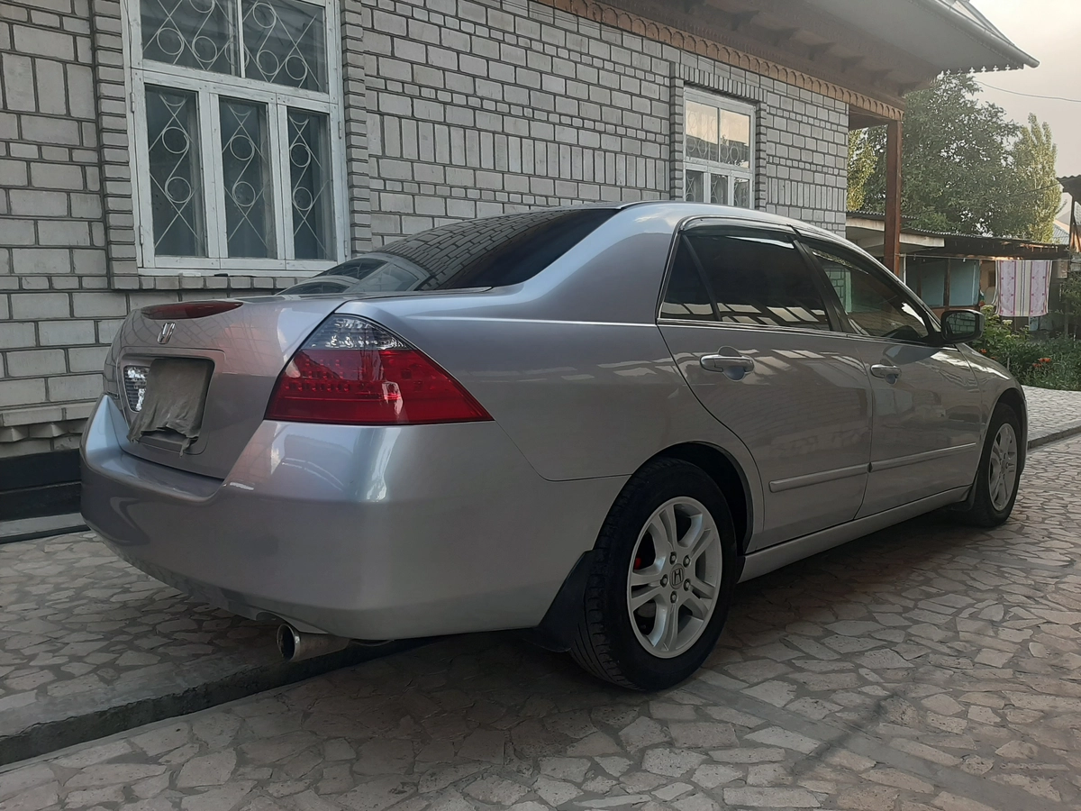 Honda Accord VII Рестайлинг 2.4 AT