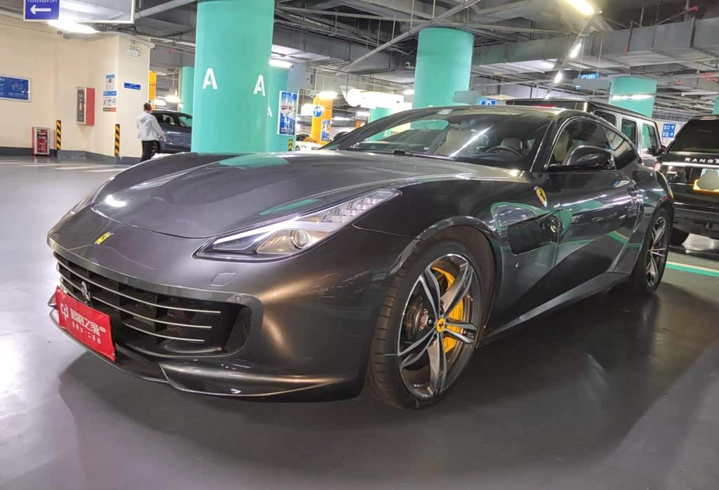 Ferrari GTC4Lusso T 3.9 AMT