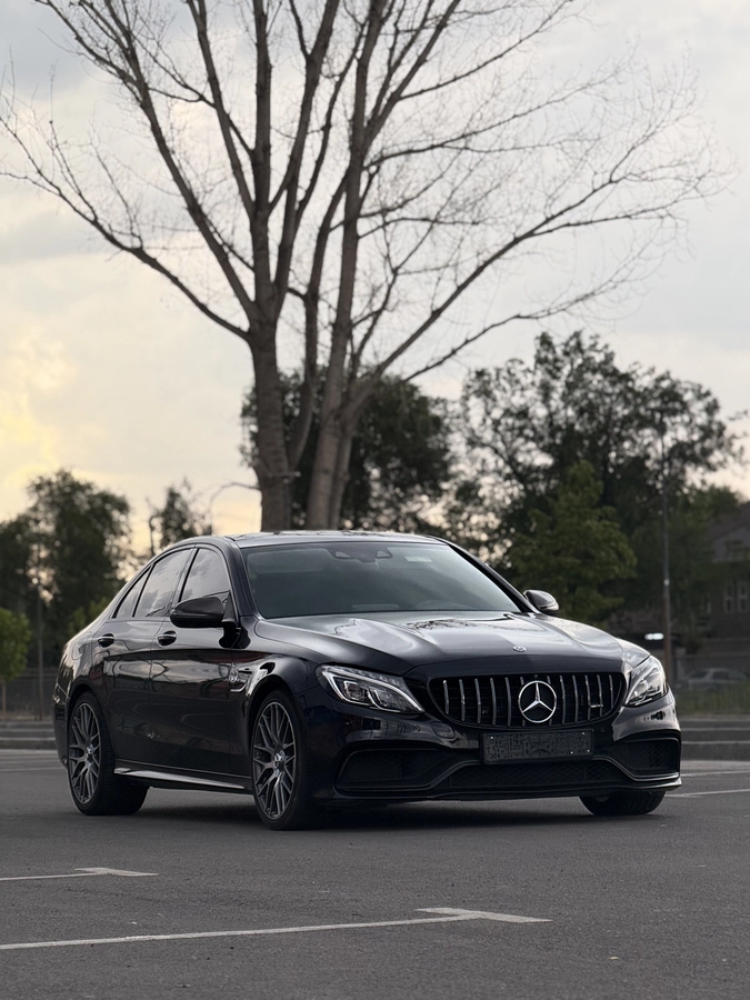 Открыть фото Mercedes-Benz C-Класс AMG IV (W205) 63 AMG 4.0 AT