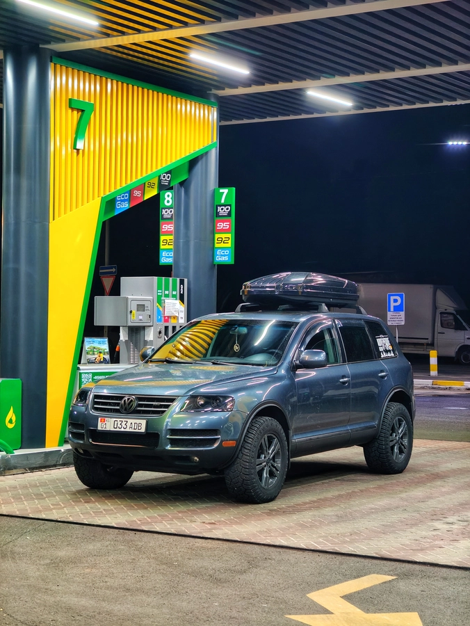 Открыть фото Volkswagen Touareg I 4.2 AT 4WD