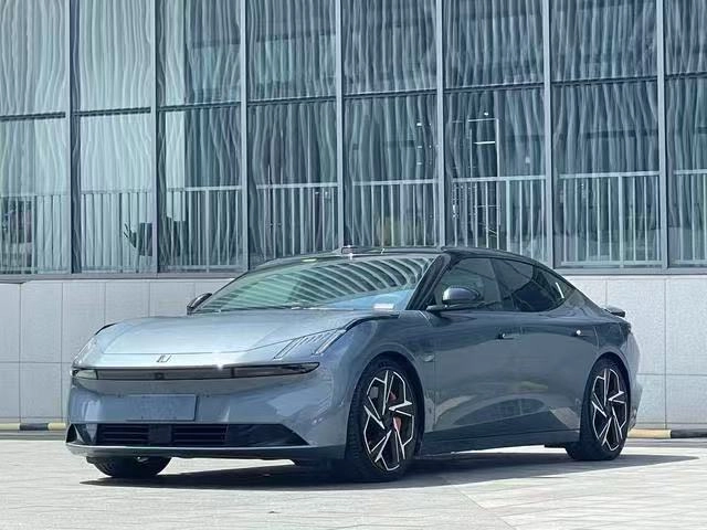 Lynk & Co Z10 95 kWh Electro AT 4WD