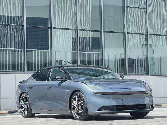 Lynk & Co Z10 95 kWh Electro AT 4WD