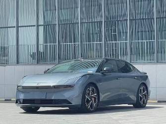 Lynk & Co Z10 95 kWh Electro AT 4WD