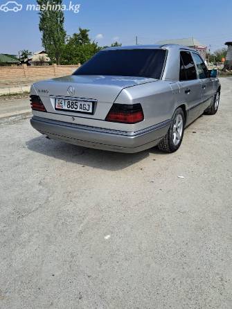 Mercedes-Benz E-Класс I (W124) 220 2.2 MT