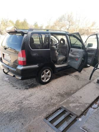 Mitsubishi Space Wagon III 2.4 MT