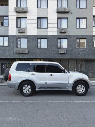 Mitsubishi Pajero III 3.0 AT 4WD