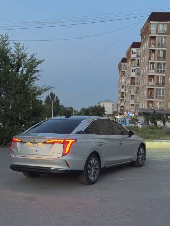 Hongqi E-QM5 54 kWh Electro AT