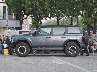 Ford Bronco VI 2.3 AT 4WD
