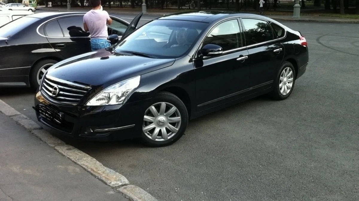 Nissan Teana II 2.5 CVT