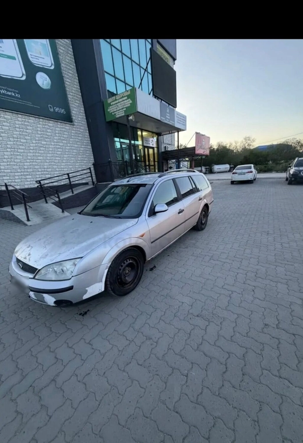 Ford Mondeo III 1.8 MT