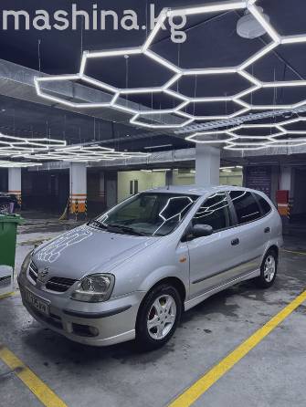 Nissan Almera Tino 1.8 MT