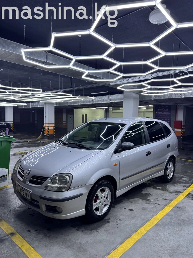 Nissan Almera Tino 1.8 MT