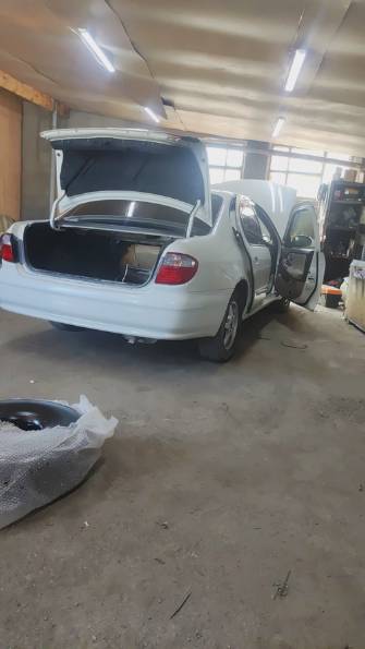 Nissan Cefiro III (A33) 2.0 AT