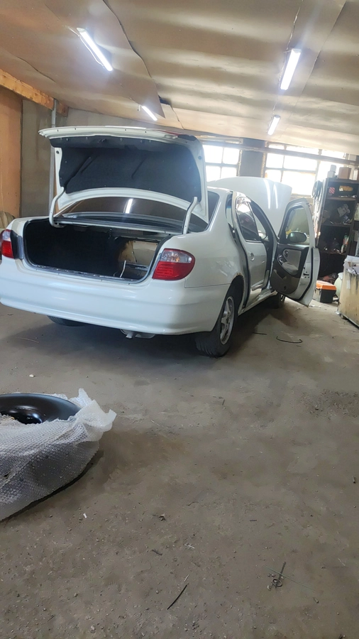 Nissan Cefiro III (A33) 2.0 AT