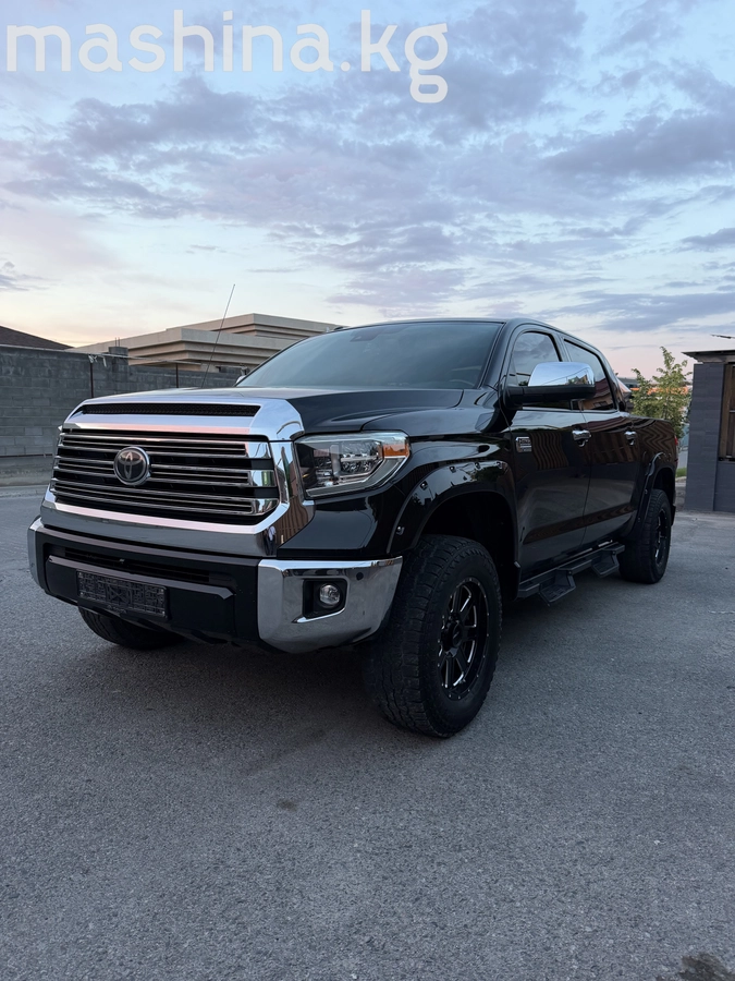 Toyota Tundra II Рестайлинг CrewMax 5.7 AT 4WD