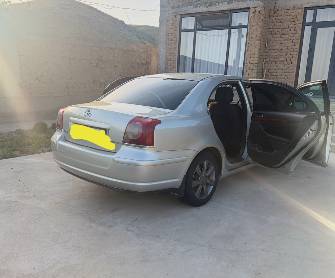 Toyota Avensis II Рестайлинг 1.8 MT