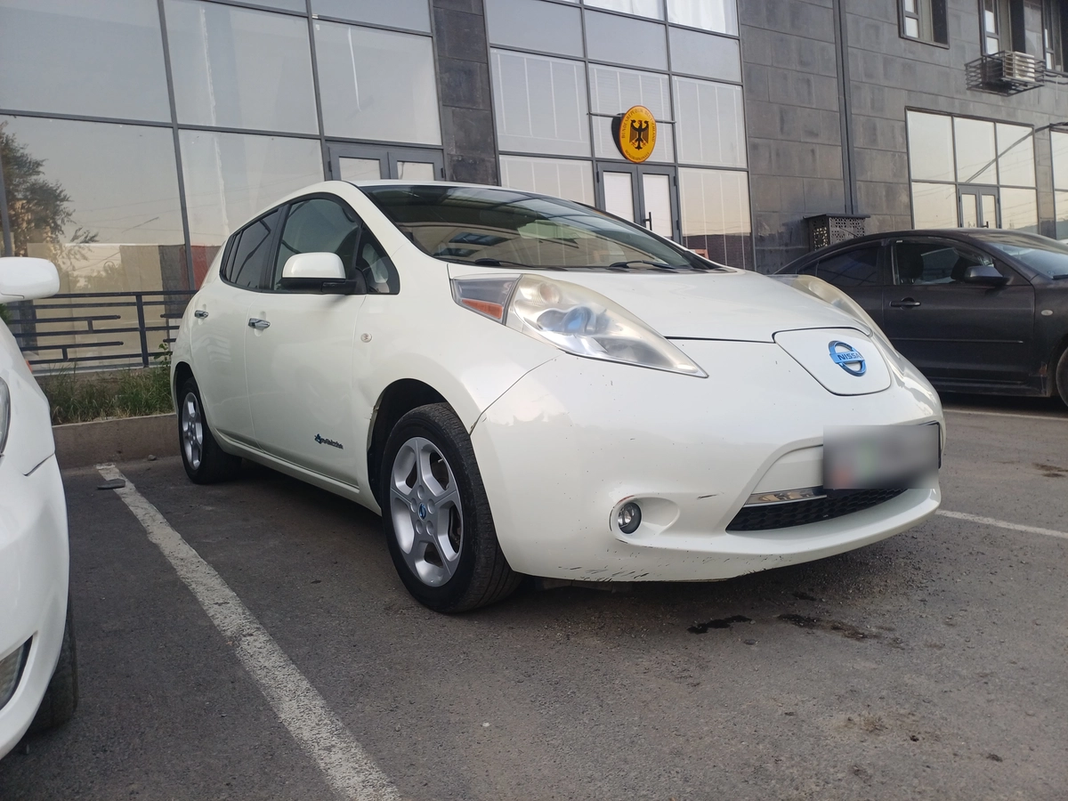 Nissan Leaf I (ZE0/AZE0) Electro AT