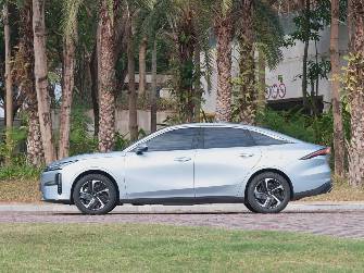 Geely Galaxy L6 60 km 1.5hyb AT