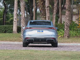 Geely Galaxy L6 60 km 1.5hyb AT