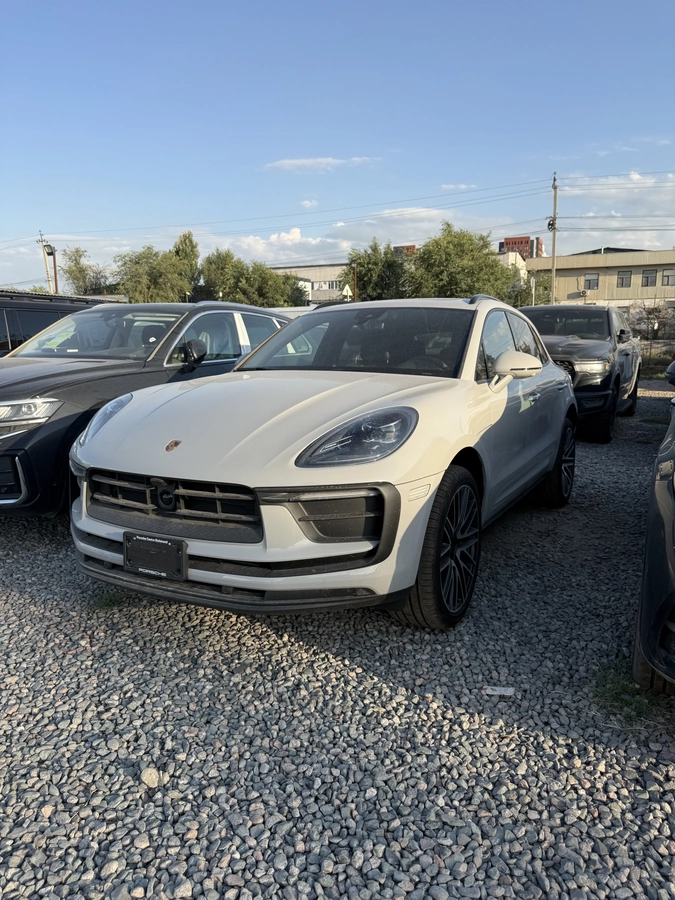 Открыть фото Porsche Macan I Рестайлинг 2 2.0 AMT 4WD