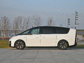LiXiang Mega 102.7 kWh Electro AT 4WD
