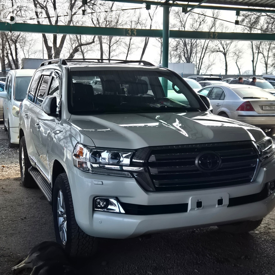 Toyota Land Cruiser 200 Series Рестайлинг 2 5.7 AT 4WD
