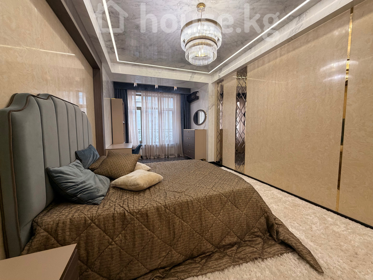 Открыть фото 3-комн. кв., 140 м2