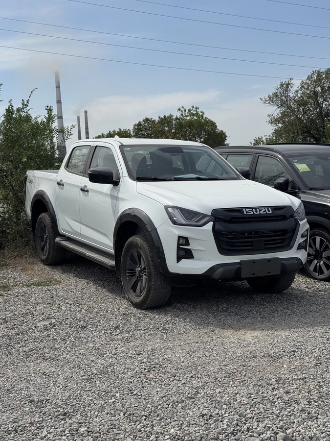Открыть фото Isuzu D-Max III 1.9 AT 4WD