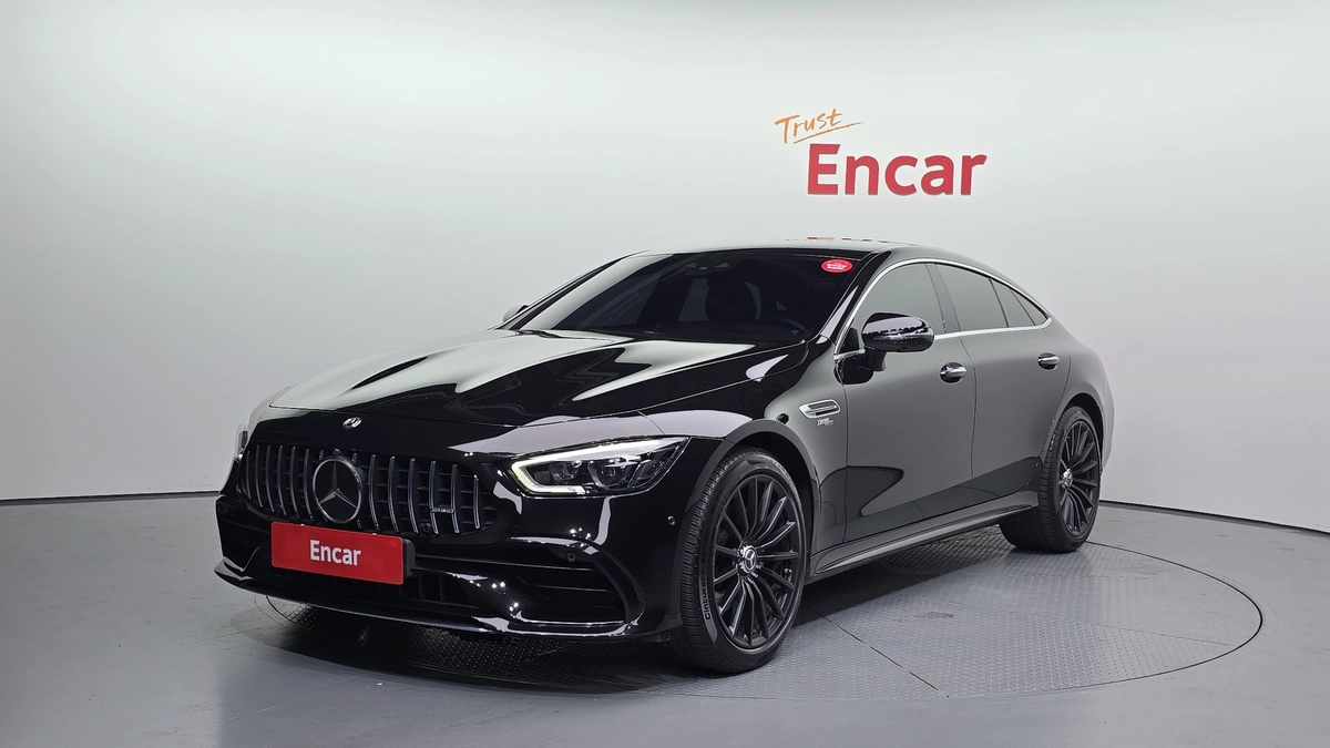 Открыть фото Jaguar XE I Рестайлинг 2.0d AT