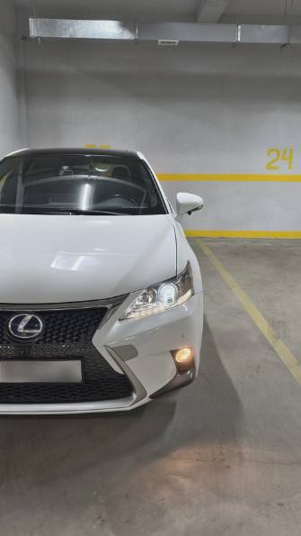 Lexus CT I Рестайлинг 200h 1.8hyb CVT