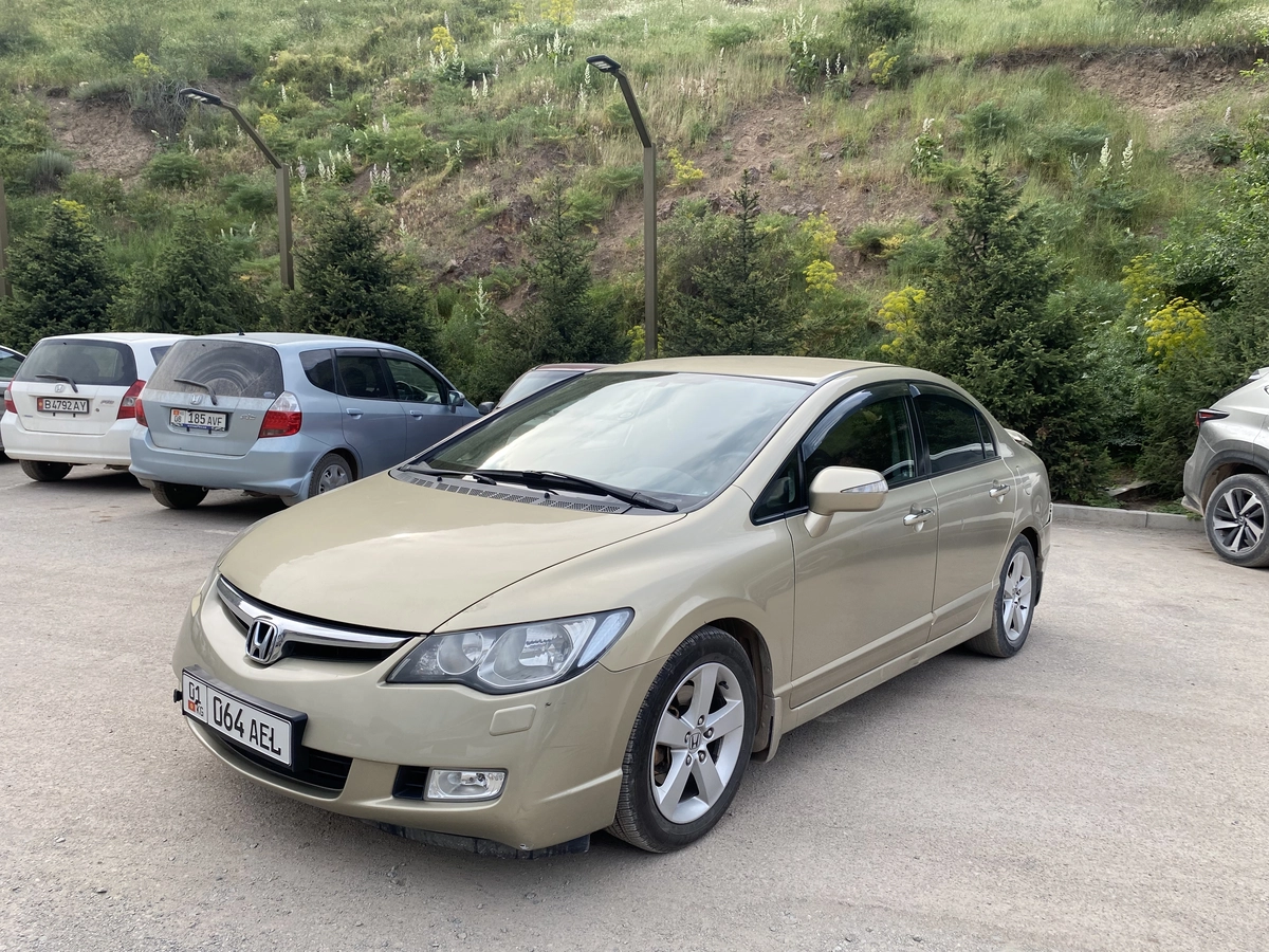 Honda Civic VIII 1.8 AT