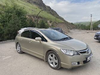Honda Civic VIII 1.8 AT