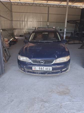 Opel Vectra B Рестайлинг 1.8 MT