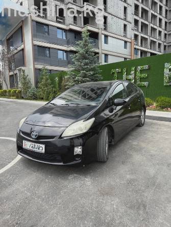 Toyota Prius III (XW30) 1.8hyb AT