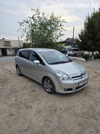 Toyota Corolla Verso I Рестайлинг 1.8 MT