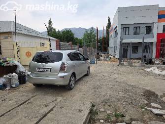 Toyota Corolla Verso I Рестайлинг 1.8 MT