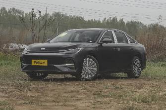Geely Galaxy A7 1.5hyb AT