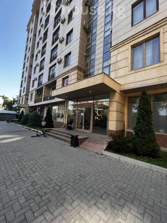 Открыть фото 2-комн. кв., 70 м2