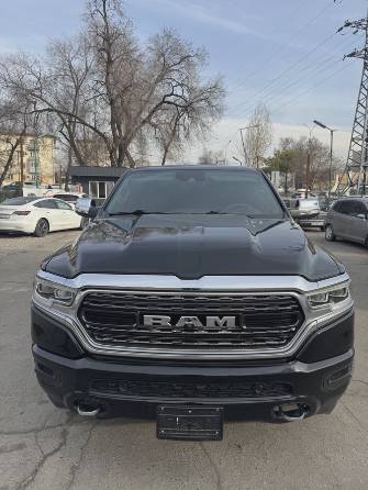 Dodge RAM RAM 1500 V Quad Cab 5.7 AT 4WD